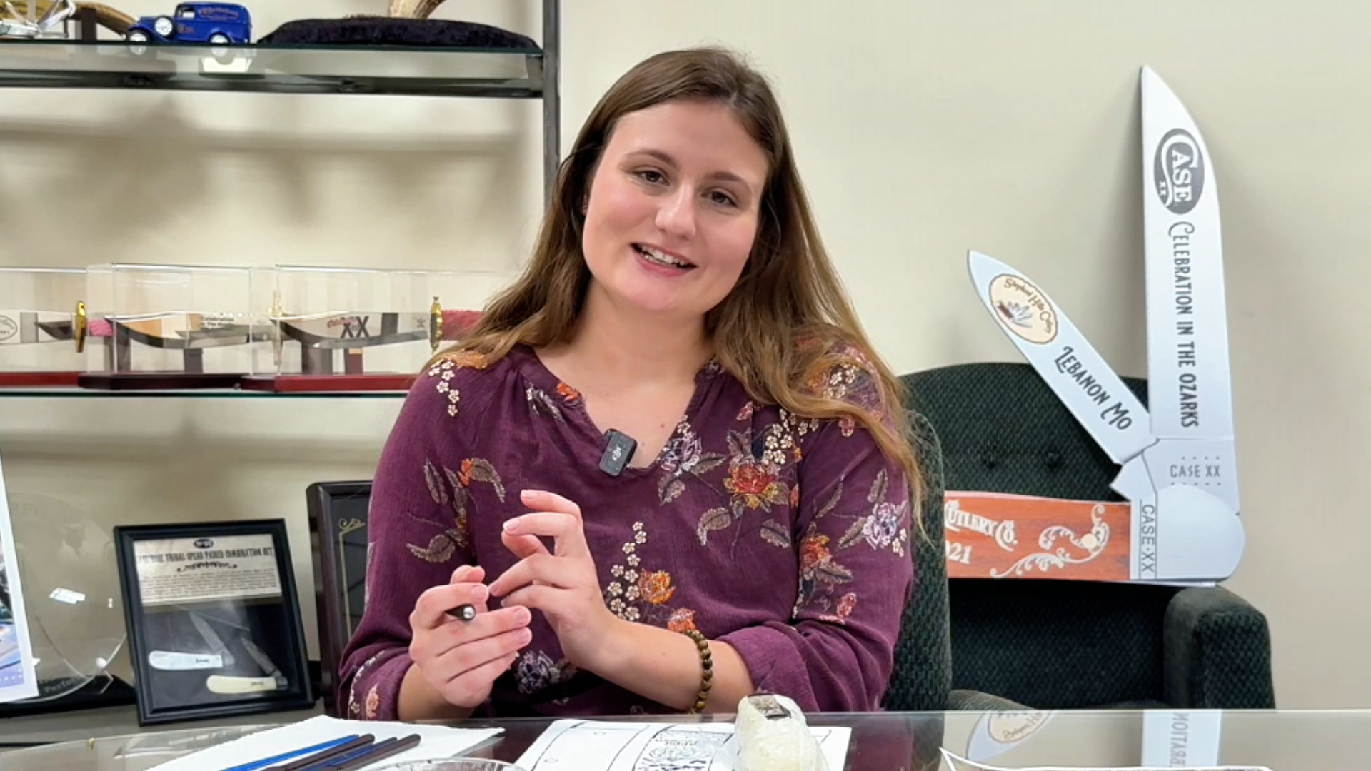 Local Artist Kristina Molder Brings the Art of Scrimshaw to Case Knives — Lebanon Now